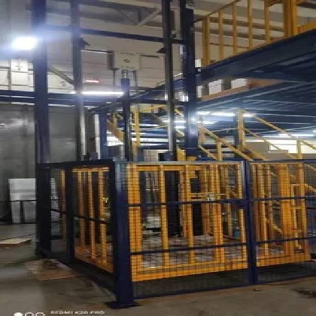 Hydraulic Industrial Goods Lift