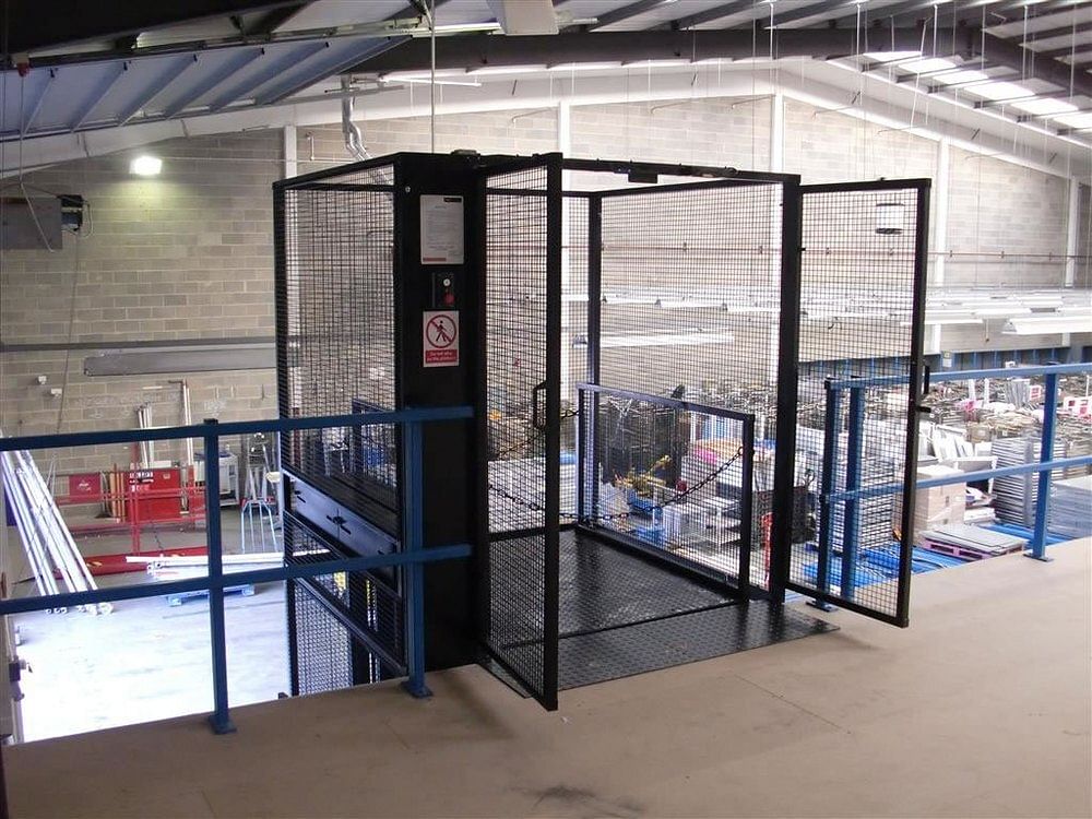 Crafts 20 feet Mezzanine Floor Goods Lift, Capacity(ton): 3-4 ton